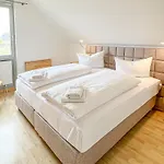 Gruppenunterkunft Wiesengefluester S2 Mit Wiesenblick, Sauna Und Kamin Röbel