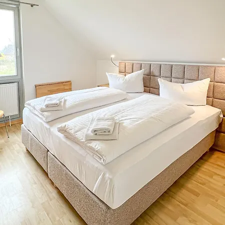 Gruppenunterkunft Wiesengefluester S2 Mit Wiesenblick, Sauna Und Kamin Röbel