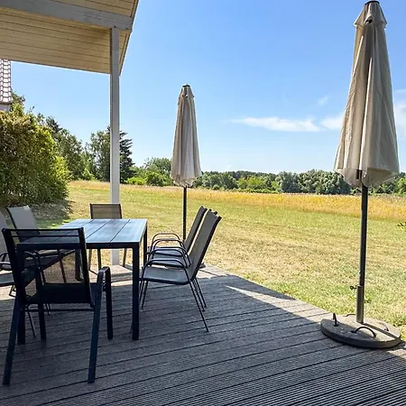 Holiday home Gruppenunterkunft Wiesengefluester S2 Mit Wiesenblick, Sauna Und Kamin Robel