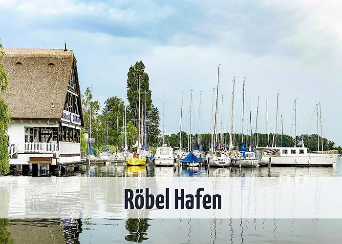 Holiday home Gruppenunterkunft Wiesengefluester S2 Mit Wiesenblick, Sauna Und Kamin Robel